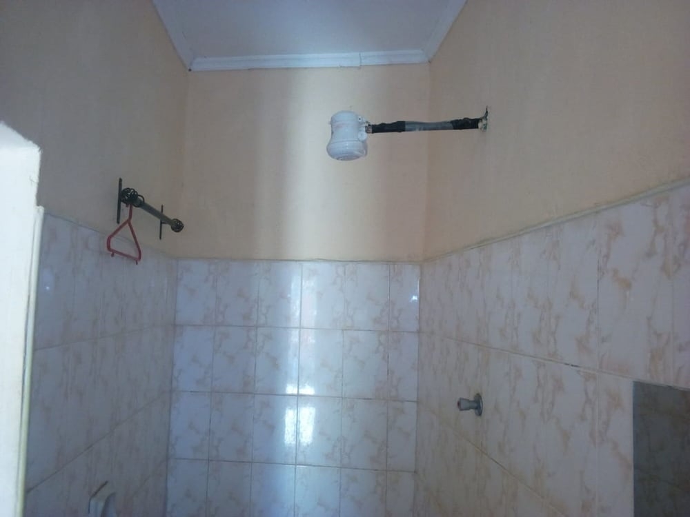 バスルームのシャワー