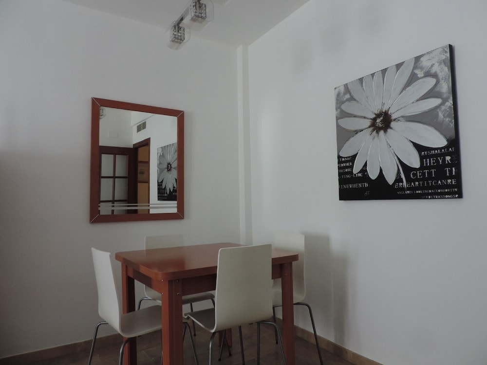 客室内のダイニングエリア