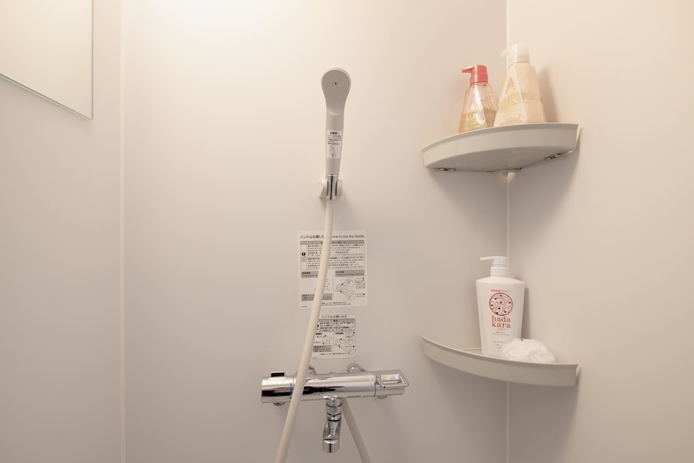 バスルームのシャワー