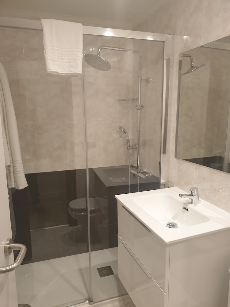 バスルームのシャワー