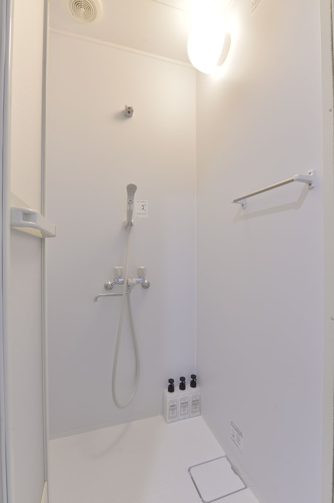 バスルームのシャワー