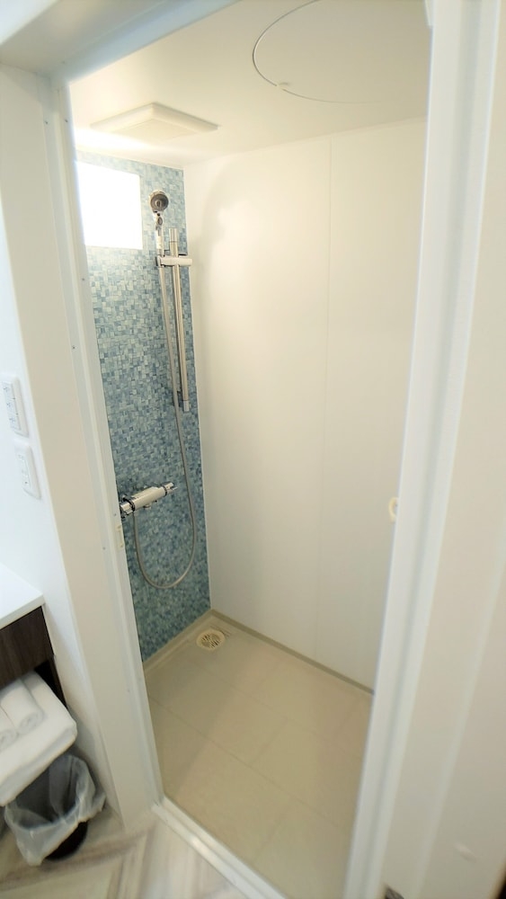 バスルームのシャワー