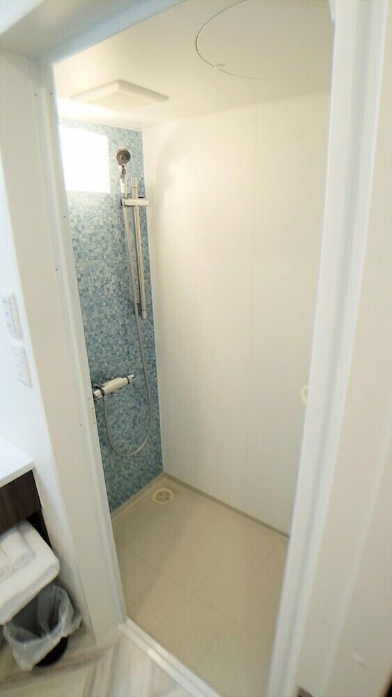 バスルームのシャワー