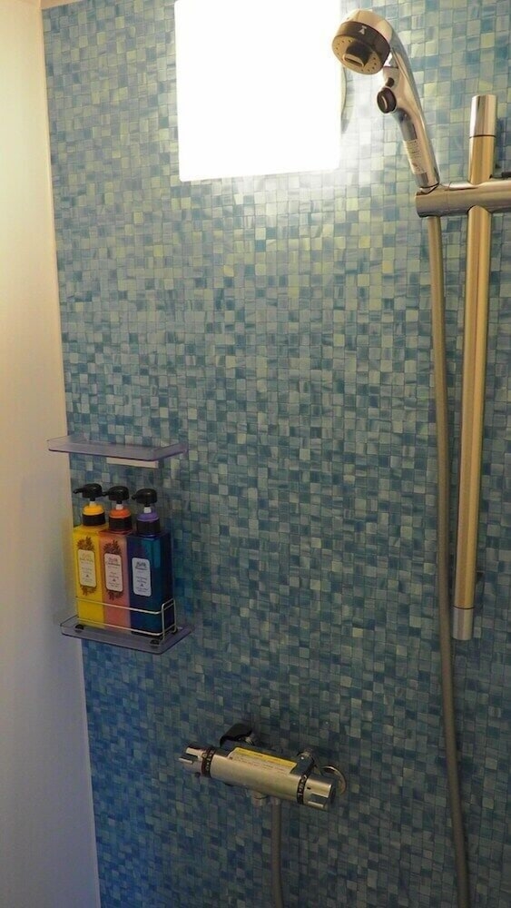 バスルームのシャワー