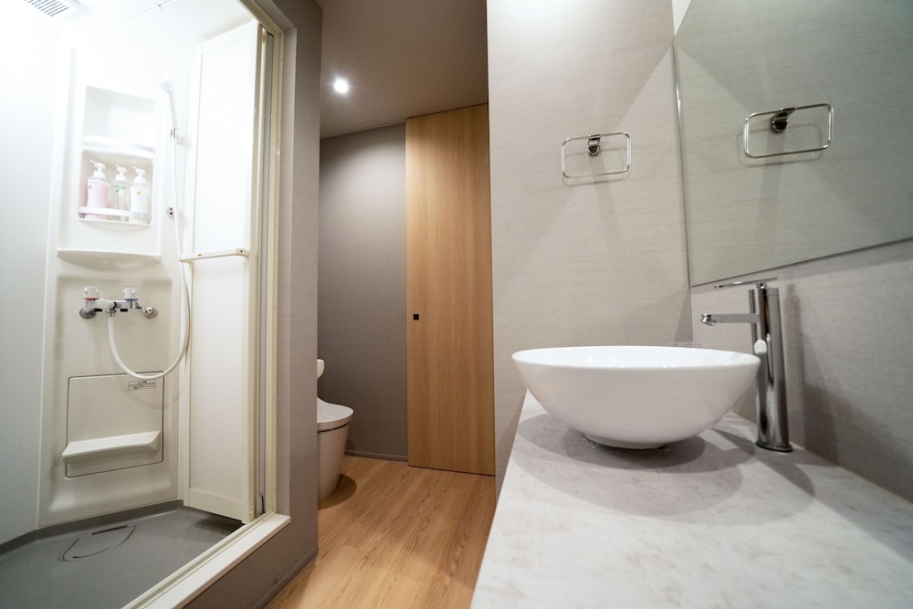 バスルームのシャワー