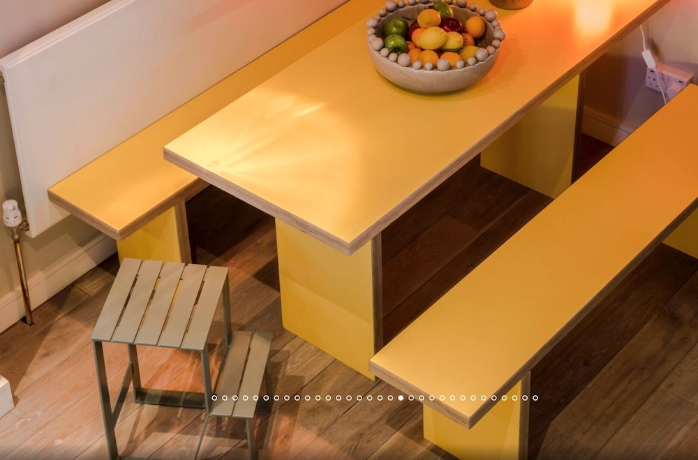 客室内のダイニングエリア