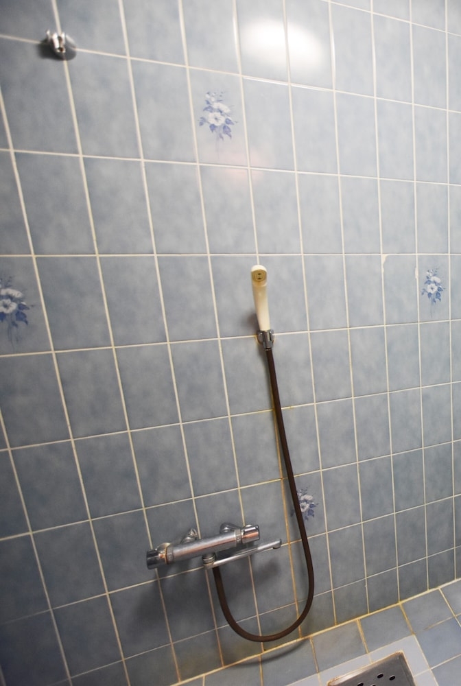 バスルームのシャワー