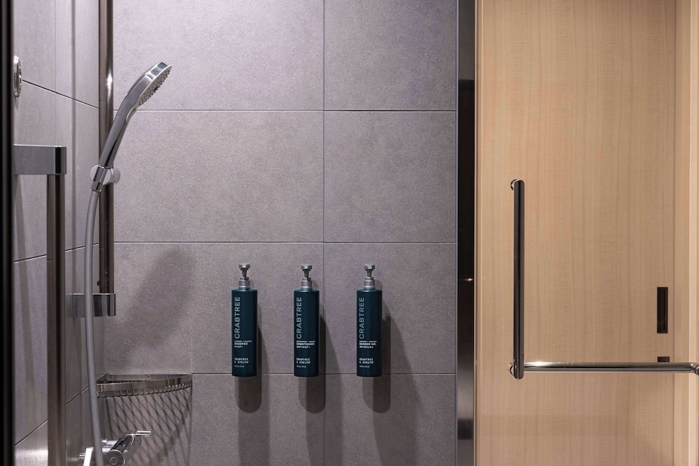 バスルームのシャワー