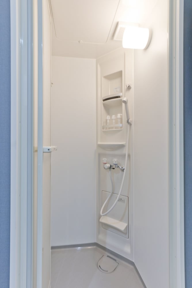 バスルームのシャワー