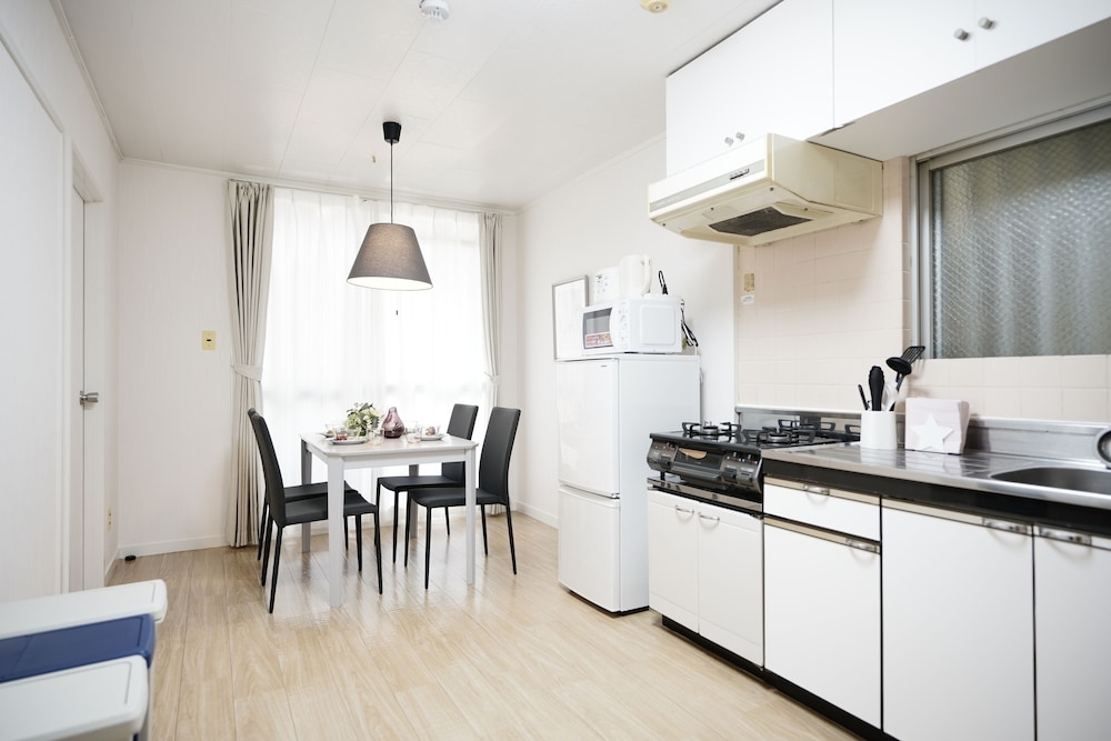 客室内のダイニングエリア