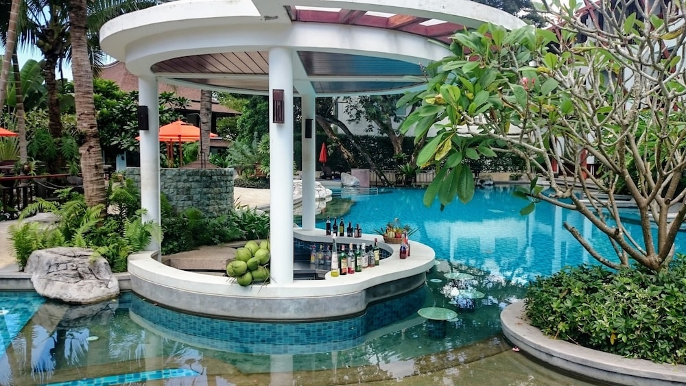 プールサイドバー