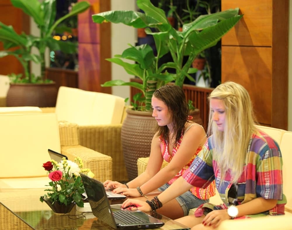 ロビー応接スペース