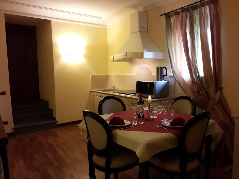 客室内のダイニングエリア