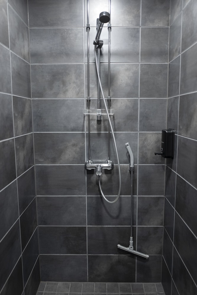 バスルームのシャワー