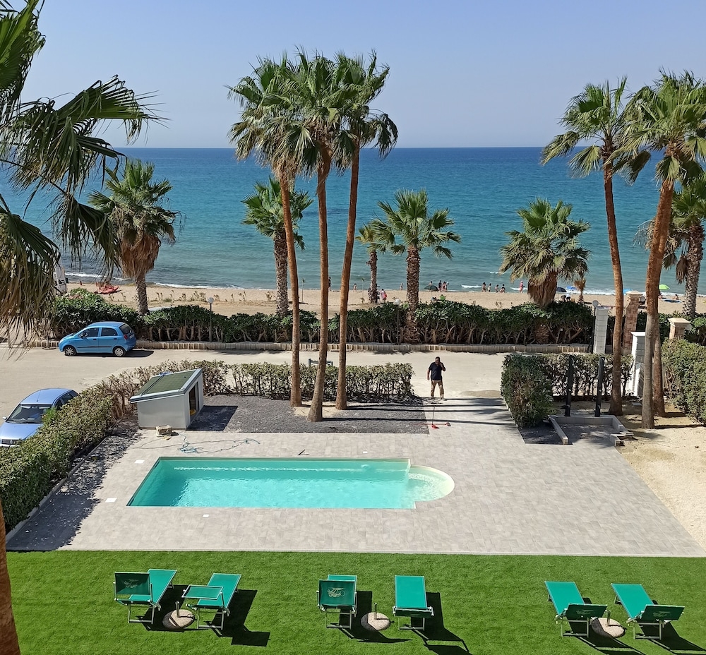 屋内 / 屋外プール