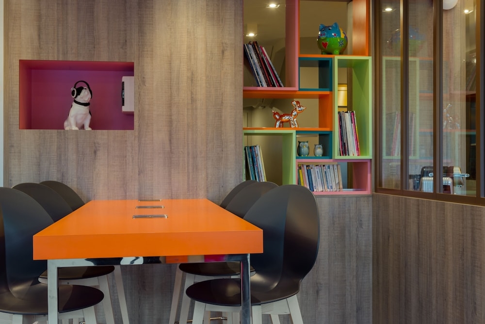 ロビーラウンジ