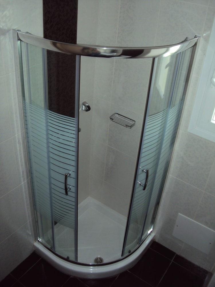 バスルームのシャワー