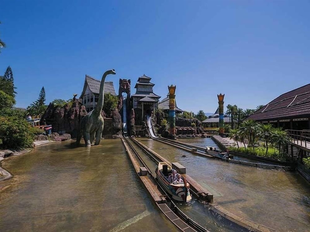 テーマパーク シャトル