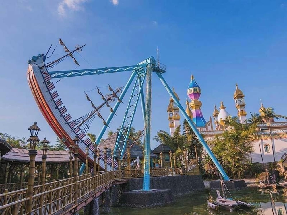 テーマパーク シャトル