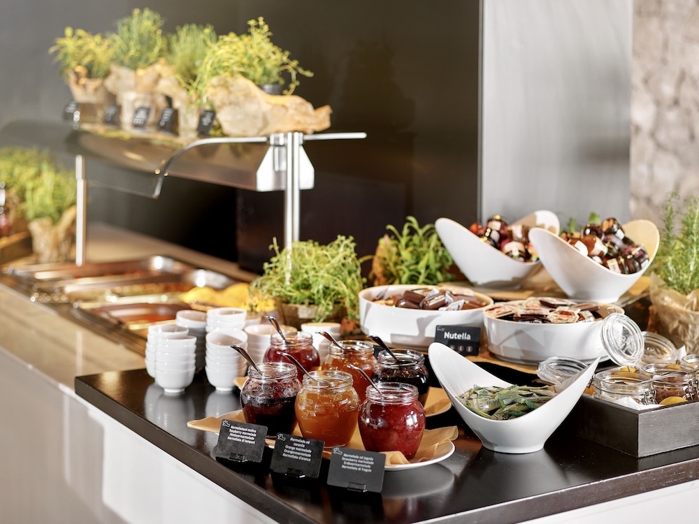 朝食ビュッフェ