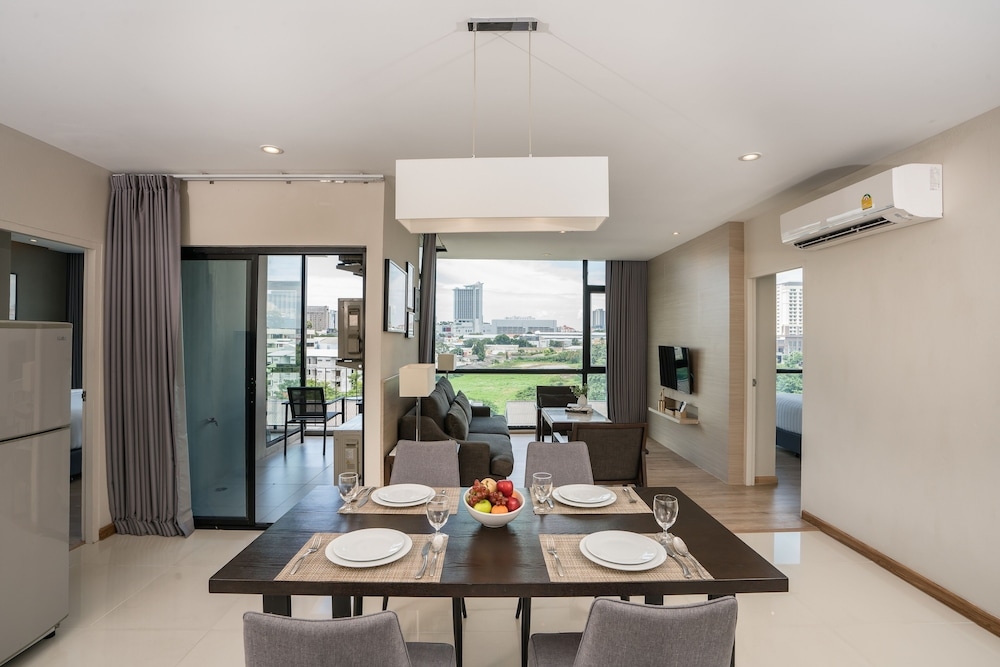 客室内のダイニングエリア