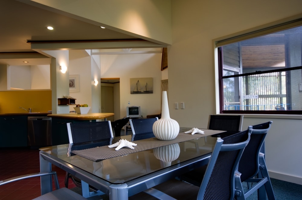 客室内のダイニングエリア