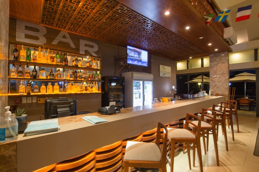 プールサイドバー