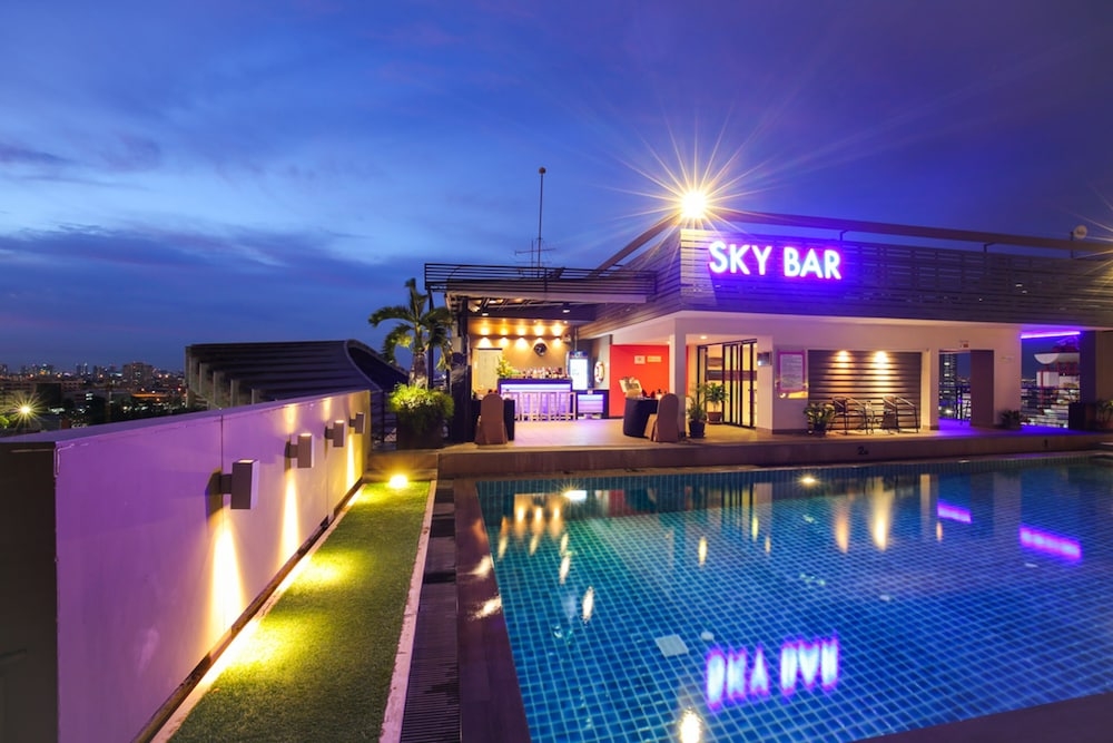 プールサイドバー