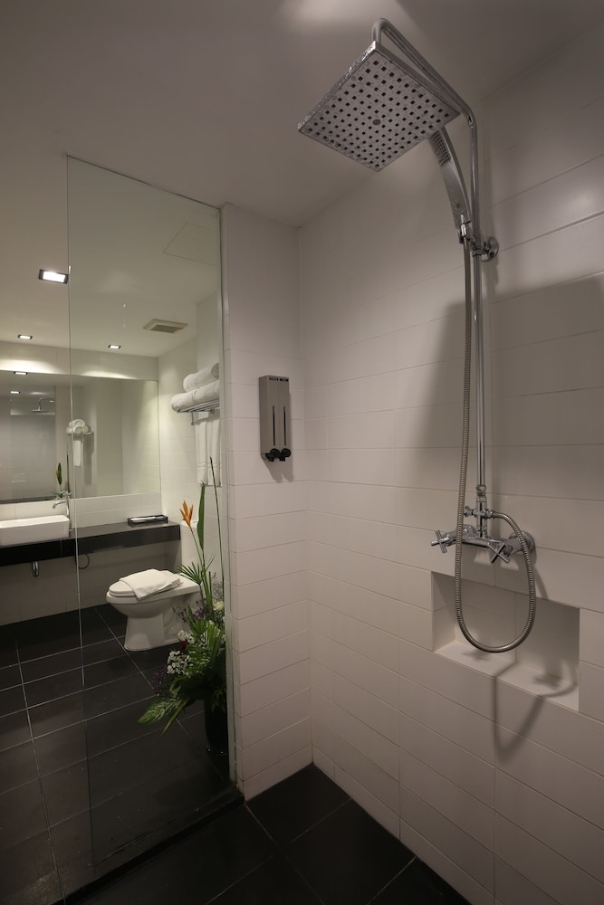 バスルームのシャワー