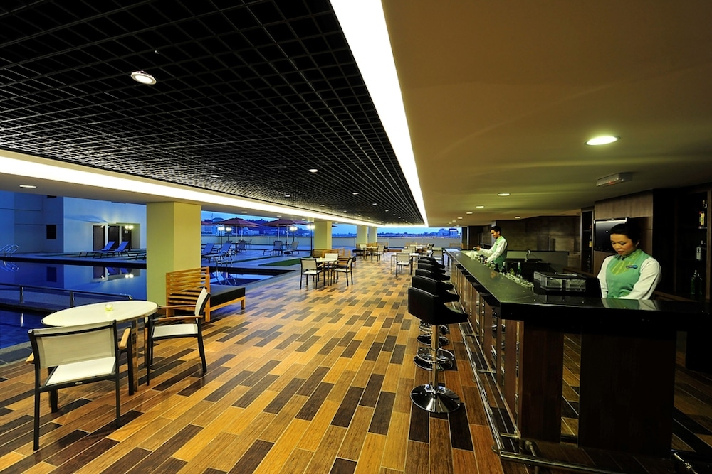 プールサイドバー