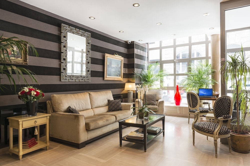 ロビーラウンジ