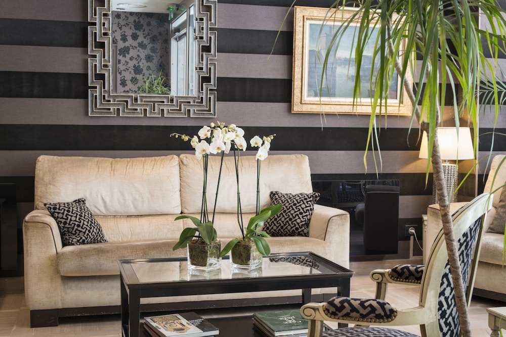 ロビーラウンジ