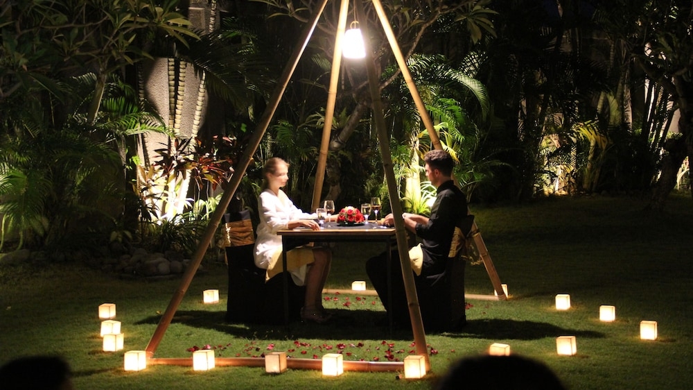 屋外ダイニングエリア