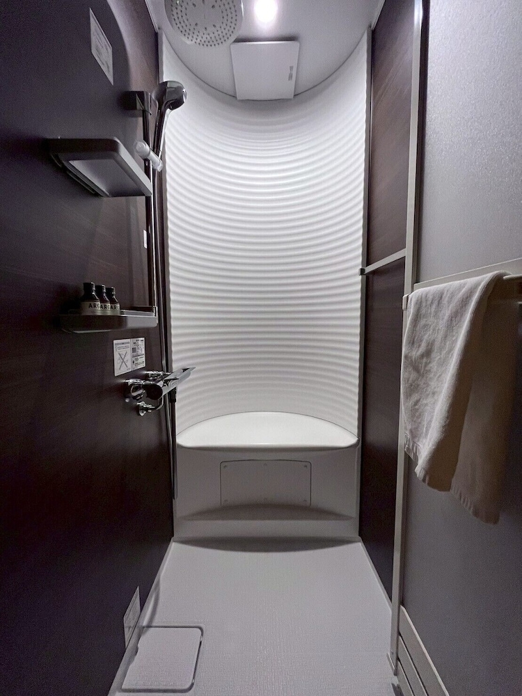 バスルームのシャワー