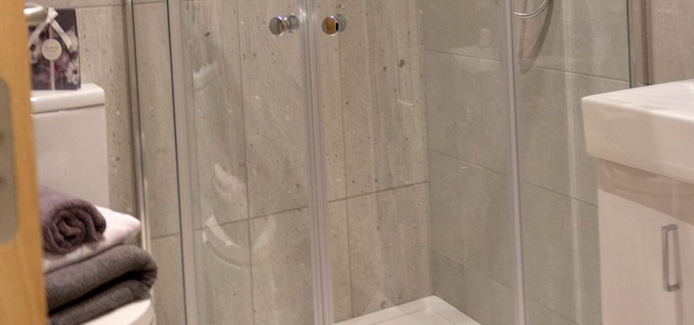 バスルームのシャワー