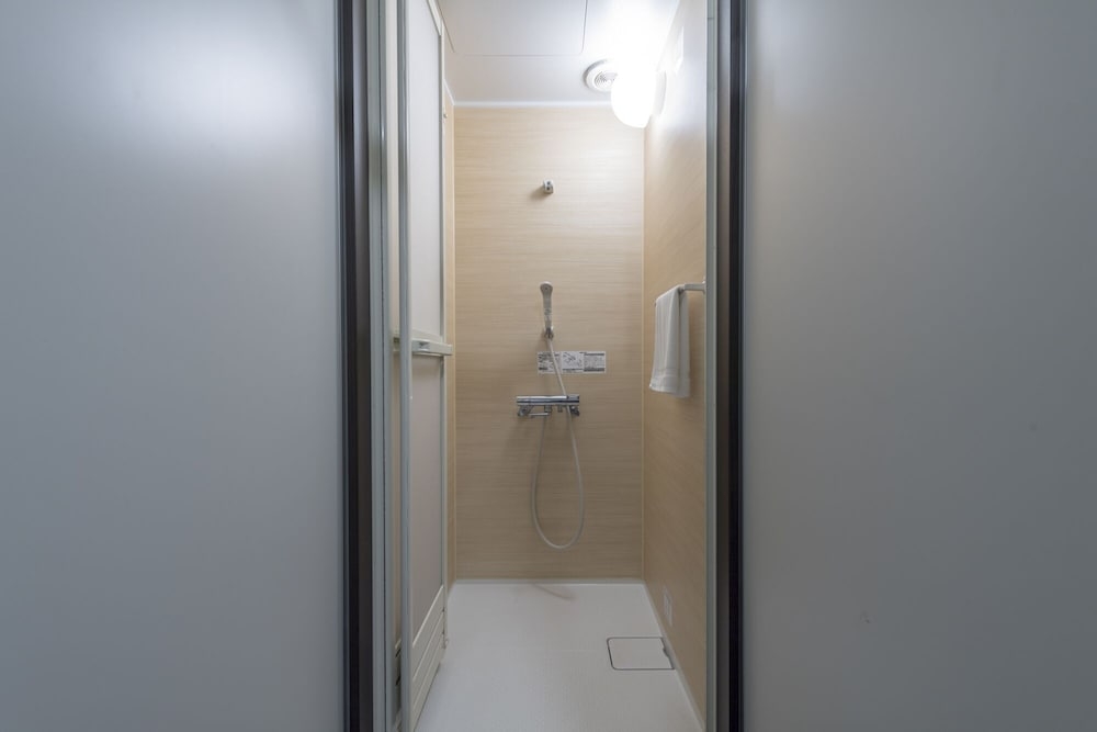 バスルームのシャワー