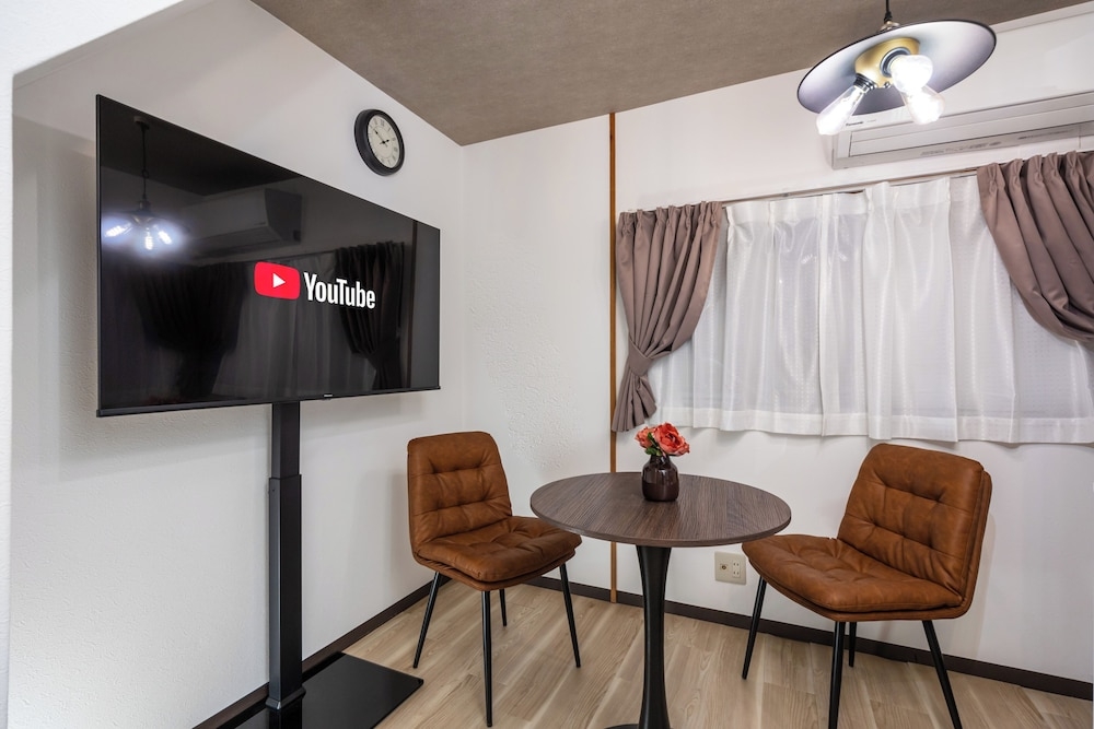 客室内のダイニングエリア