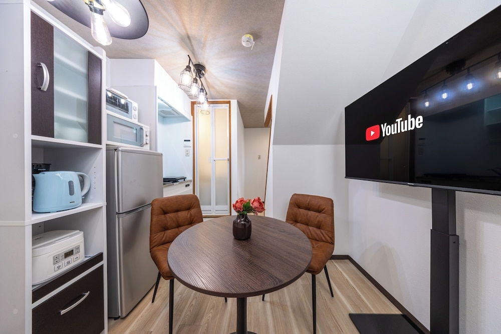 客室内のダイニングエリア