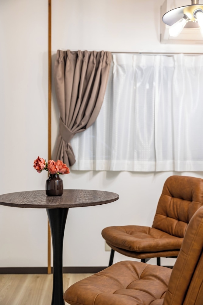 客室内のダイニングエリア