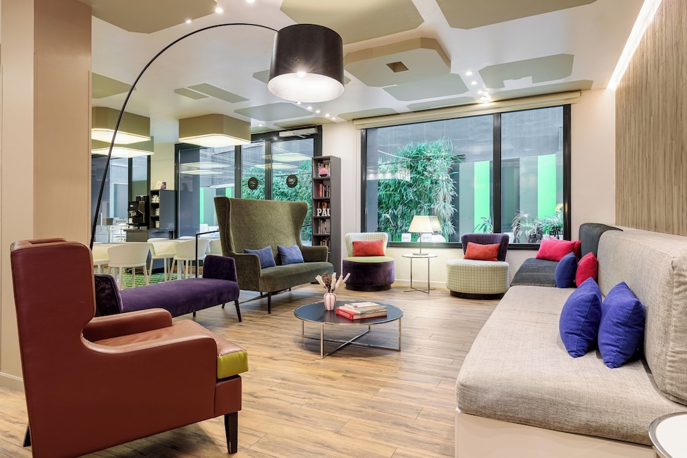 ロビー応接スペース