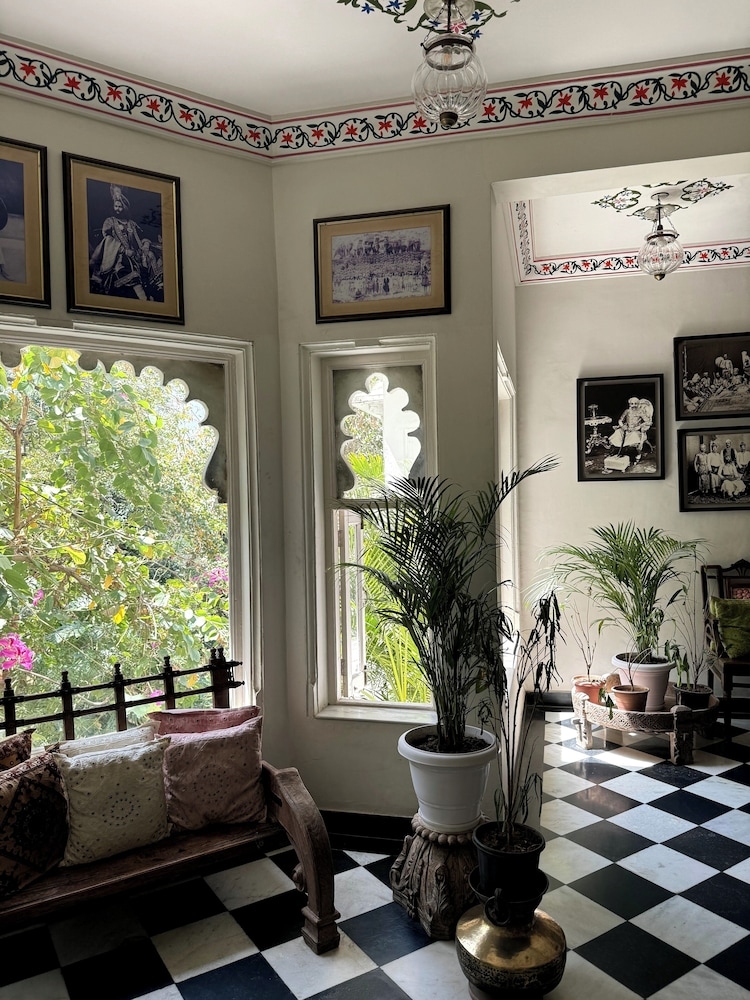 ロビー応接スペース