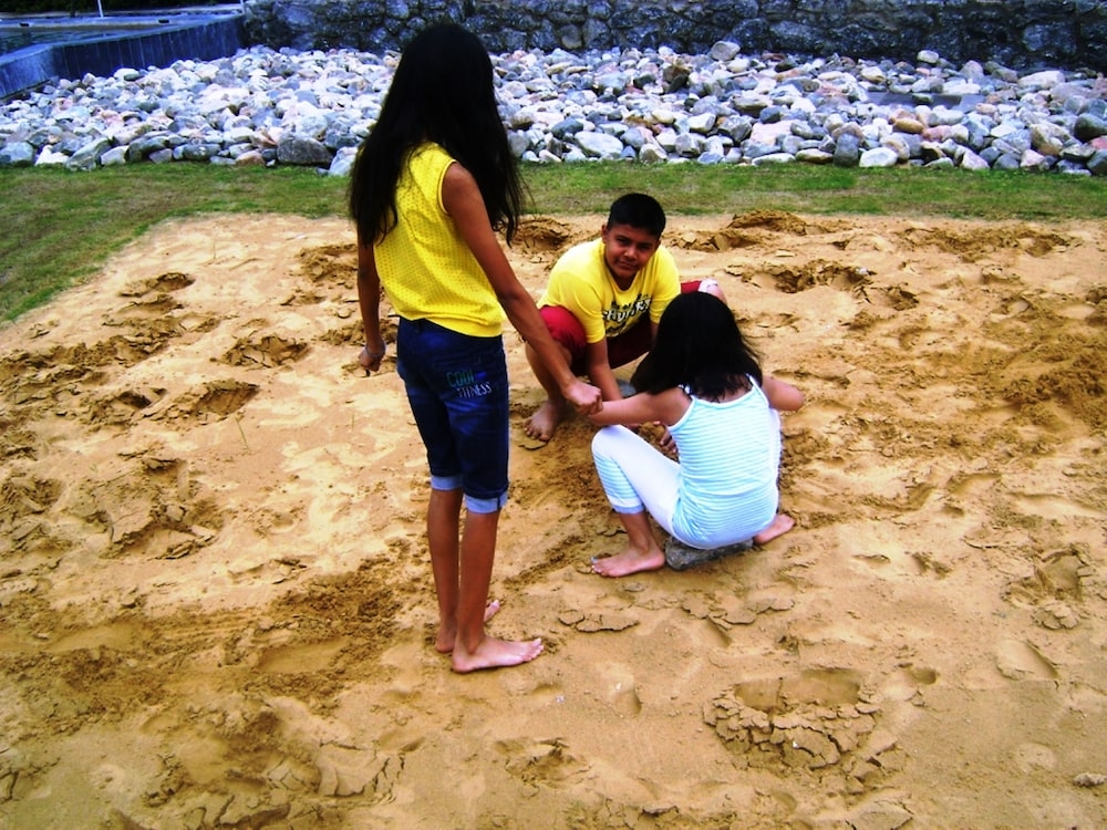 子供用の遊び場 - 屋外