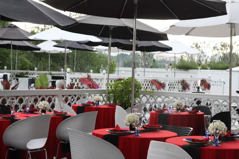 屋外バンケット スペース