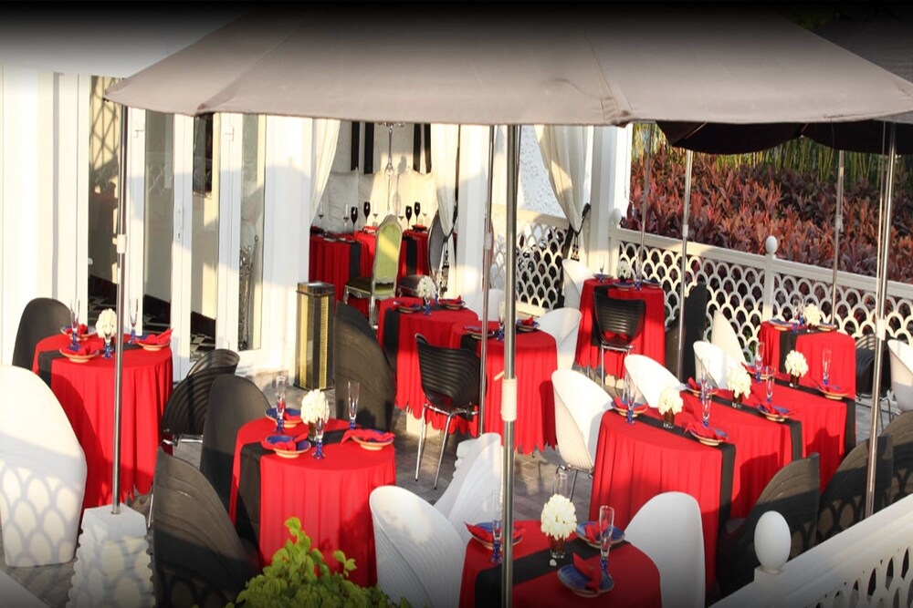 屋外ダイニングエリア