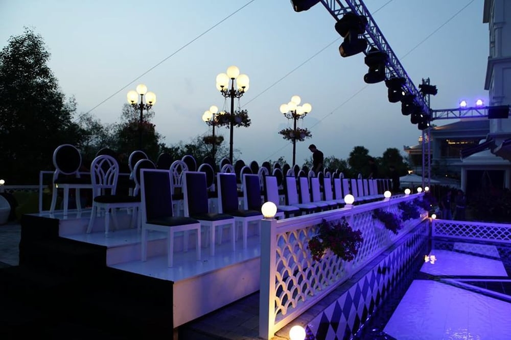 屋外バンケット スペース