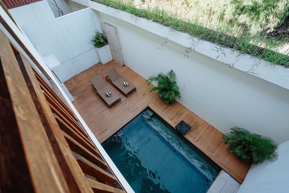 プライベートプール