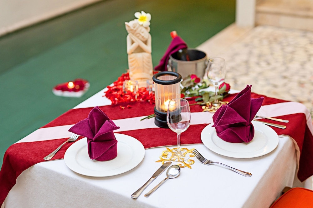 客室内のダイニングエリア