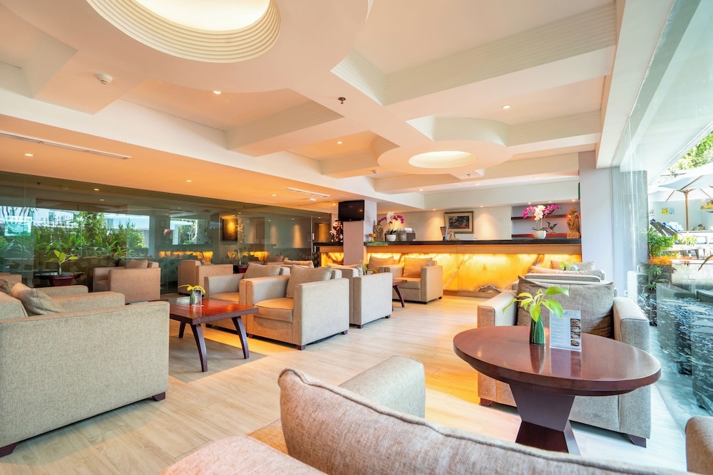 ロビーラウンジ