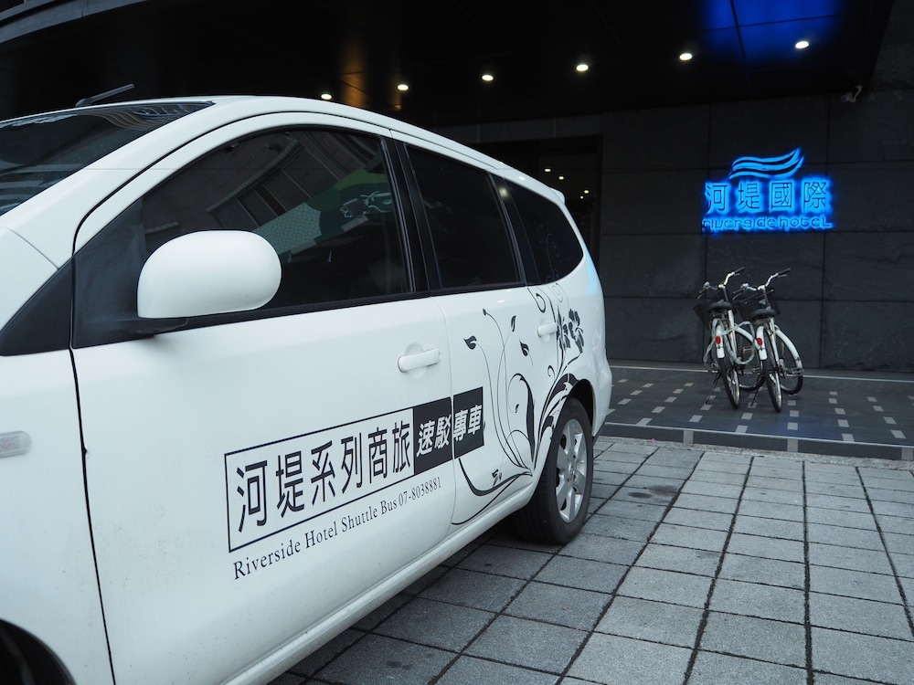 空港シャトルバス