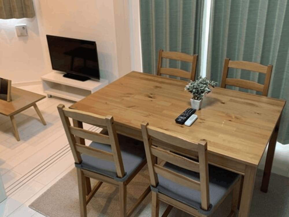 客室内のダイニングエリア